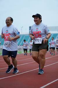 BIB: 7721, 7413
                            <button type="button" onclick="openModal(5937581)" class="btn btn-primary btn-sm float-right btn-popup" data-toggle="modal" data-target=".modal-high-quality">
                        <i class="fas fa-shopping-cart"></i> Add to Cart
                    </button>
                                            <button type="button" onclick="isThisMe(5937581, true)" class="btn btn-success btn-sm float-right btn-popup btn-isme hidden" data-toggle="tooltip" data-placement="bottom" title="นี่คือรูปของคุณใช่ไหม คลิกที่นี่เพื่อเอาเข้าอัลบั้ม">
                        <i class="fas fa-plus"></i> Add to album
                    </button>
                    <button type="button" onclick="isThisMe(5937581, false)" class="btn btn-warning btn-sm float-right btn-popup btn-isnotme hidden">
                        <i class="fas fa-ban"></i> Remove from album
                    </button>