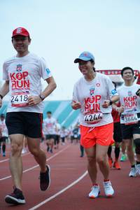 BIB: 2418, 4244, 3644
                            <button type="button" onclick="openModal(5936133)" class="btn btn-primary btn-sm float-right btn-popup" data-toggle="modal" data-target=".modal-high-quality">
                        <i class="fas fa-shopping-cart"></i> Add to Cart
                    </button>
                                            <button type="button" onclick="isThisMe(5936133, true)" class="btn btn-success btn-sm float-right btn-popup btn-isme hidden" data-toggle="tooltip" data-placement="bottom" title="นี่คือรูปของคุณใช่ไหม คลิกที่นี่เพื่อเอาเข้าอัลบั้ม">
                        <i class="fas fa-plus"></i> Add to album
                    </button>
                    <button type="button" onclick="isThisMe(5936133, false)" class="btn btn-warning btn-sm float-right btn-popup btn-isnotme hidden">
                        <i class="fas fa-ban"></i> Remove from album
                    </button>