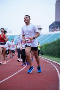 BIB: 529
                            <button type="button" onclick="openModal(5935594)" class="btn btn-primary btn-sm float-right btn-popup" data-toggle="modal" data-target=".modal-high-quality">
                        <i class="fas fa-shopping-cart"></i> Add to Cart
                    </button>
                                            <button type="button" onclick="isThisMe(5935594, true)" class="btn btn-success btn-sm float-right btn-popup btn-isme hidden" data-toggle="tooltip" data-placement="bottom" title="นี่คือรูปของคุณใช่ไหม คลิกที่นี่เพื่อเอาเข้าอัลบั้ม">
                        <i class="fas fa-plus"></i> Add to album
                    </button>
                    <button type="button" onclick="isThisMe(5935594, false)" class="btn btn-warning btn-sm float-right btn-popup btn-isnotme hidden">
                        <i class="fas fa-ban"></i> Remove from album
                    </button>