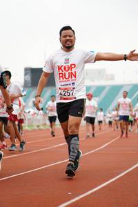 BIB: 201, 4257
                            <button type="button" onclick="openModal(6026875)" class="btn btn-primary btn-sm float-right btn-popup" data-toggle="modal" data-target=".modal-high-quality">
                        <i class="fas fa-shopping-cart"></i> Add to Cart
                    </button>
                                            <button type="button" onclick="isThisMe(6026875, true)" class="btn btn-success btn-sm float-right btn-popup btn-isme hidden" data-toggle="tooltip" data-placement="bottom" title="นี่คือรูปของคุณใช่ไหม คลิกที่นี่เพื่อเอาเข้าอัลบั้ม">
                        <i class="fas fa-plus"></i> Add to album
                    </button>
                    <button type="button" onclick="isThisMe(6026875, false)" class="btn btn-warning btn-sm float-right btn-popup btn-isnotme hidden">
                        <i class="fas fa-ban"></i> Remove from album
                    </button>