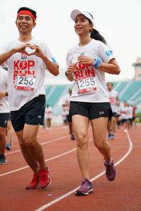 BIB: 1255, 1256
                            <button type="button" onclick="openModal(5940120)" class="btn btn-primary btn-sm float-right btn-popup" data-toggle="modal" data-target=".modal-high-quality">
                        <i class="fas fa-shopping-cart"></i> Add to Cart
                    </button>
                                            <button type="button" onclick="isThisMe(5940120, true)" class="btn btn-success btn-sm float-right btn-popup btn-isme hidden" data-toggle="tooltip" data-placement="bottom" title="นี่คือรูปของคุณใช่ไหม คลิกที่นี่เพื่อเอาเข้าอัลบั้ม">
                        <i class="fas fa-plus"></i> Add to album
                    </button>
                    <button type="button" onclick="isThisMe(5940120, false)" class="btn btn-warning btn-sm float-right btn-popup btn-isnotme hidden">
                        <i class="fas fa-ban"></i> Remove from album
                    </button>