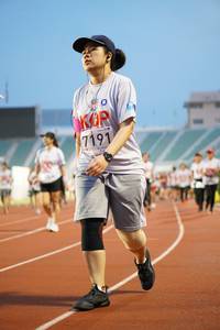 BIB: 7191
                            <button type="button" onclick="openModal(5933945)" class="btn btn-primary btn-sm float-right btn-popup" data-toggle="modal" data-target=".modal-high-quality">
                        <i class="fas fa-shopping-cart"></i> Add to Cart
                    </button>
                                            <button type="button" onclick="isThisMe(5933945, true)" class="btn btn-success btn-sm float-right btn-popup btn-isme hidden" data-toggle="tooltip" data-placement="bottom" title="นี่คือรูปของคุณใช่ไหม คลิกที่นี่เพื่อเอาเข้าอัลบั้ม">
                        <i class="fas fa-plus"></i> Add to album
                    </button>
                    <button type="button" onclick="isThisMe(5933945, false)" class="btn btn-warning btn-sm float-right btn-popup btn-isnotme hidden">
                        <i class="fas fa-ban"></i> Remove from album
                    </button>