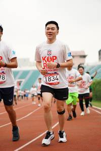 BIB: 2019, 2010, 1834
                            <button type="button" onclick="openModal(6026756)" class="btn btn-primary btn-sm float-right btn-popup" data-toggle="modal" data-target=".modal-high-quality">
                        <i class="fas fa-shopping-cart"></i> Add to Cart
                    </button>
                                            <button type="button" onclick="isThisMe(6026756, true)" class="btn btn-success btn-sm float-right btn-popup btn-isme hidden" data-toggle="tooltip" data-placement="bottom" title="นี่คือรูปของคุณใช่ไหม คลิกที่นี่เพื่อเอาเข้าอัลบั้ม">
                        <i class="fas fa-plus"></i> Add to album
                    </button>
                    <button type="button" onclick="isThisMe(6026756, false)" class="btn btn-warning btn-sm float-right btn-popup btn-isnotme hidden">
                        <i class="fas fa-ban"></i> Remove from album
                    </button>