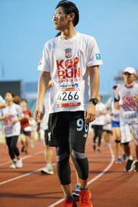 BIB: 4266
                            <button type="button" onclick="openModal(5934046)" class="btn btn-primary btn-sm float-right btn-popup" data-toggle="modal" data-target=".modal-high-quality">
                        <i class="fas fa-shopping-cart"></i> Add to Cart
                    </button>
                                            <button type="button" onclick="isThisMe(5934046, true)" class="btn btn-success btn-sm float-right btn-popup btn-isme hidden" data-toggle="tooltip" data-placement="bottom" title="นี่คือรูปของคุณใช่ไหม คลิกที่นี่เพื่อเอาเข้าอัลบั้ม">
                        <i class="fas fa-plus"></i> Add to album
                    </button>
                    <button type="button" onclick="isThisMe(5934046, false)" class="btn btn-warning btn-sm float-right btn-popup btn-isnotme hidden">
                        <i class="fas fa-ban"></i> Remove from album
                    </button>