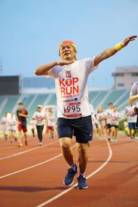 BIB: 201, 16995
                            <button type="button" onclick="openModal(5934538)" class="btn btn-primary btn-sm float-right btn-popup" data-toggle="modal" data-target=".modal-high-quality">
                        <i class="fas fa-shopping-cart"></i> Add to Cart
                    </button>
                                            <button type="button" onclick="isThisMe(5934538, true)" class="btn btn-success btn-sm float-right btn-popup btn-isme hidden" data-toggle="tooltip" data-placement="bottom" title="นี่คือรูปของคุณใช่ไหม คลิกที่นี่เพื่อเอาเข้าอัลบั้ม">
                        <i class="fas fa-plus"></i> Add to album
                    </button>
                    <button type="button" onclick="isThisMe(5934538, false)" class="btn btn-warning btn-sm float-right btn-popup btn-isnotme hidden">
                        <i class="fas fa-ban"></i> Remove from album
                    </button>