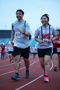 BIB: 8391, 392
                            <button type="button" onclick="openModal(5935106)" class="btn btn-primary btn-sm float-right btn-popup" data-toggle="modal" data-target=".modal-high-quality">
                        <i class="fas fa-shopping-cart"></i> Add to Cart
                    </button>
                                            <button type="button" onclick="isThisMe(5935106, true)" class="btn btn-success btn-sm float-right btn-popup btn-isme hidden" data-toggle="tooltip" data-placement="bottom" title="นี่คือรูปของคุณใช่ไหม คลิกที่นี่เพื่อเอาเข้าอัลบั้ม">
                        <i class="fas fa-plus"></i> Add to album
                    </button>
                    <button type="button" onclick="isThisMe(5935106, false)" class="btn btn-warning btn-sm float-right btn-popup btn-isnotme hidden">
                        <i class="fas fa-ban"></i> Remove from album
                    </button>