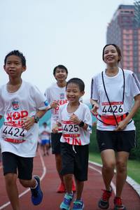 BIB: 4426, 425, 4424
                            <button type="button" onclick="openModal(5937715)" class="btn btn-primary btn-sm float-right btn-popup" data-toggle="modal" data-target=".modal-high-quality">
                        <i class="fas fa-shopping-cart"></i> Add to Cart
                    </button>
                                            <button type="button" onclick="isThisMe(5937715, true)" class="btn btn-success btn-sm float-right btn-popup btn-isme hidden" data-toggle="tooltip" data-placement="bottom" title="นี่คือรูปของคุณใช่ไหม คลิกที่นี่เพื่อเอาเข้าอัลบั้ม">
                        <i class="fas fa-plus"></i> Add to album
                    </button>
                    <button type="button" onclick="isThisMe(5937715, false)" class="btn btn-warning btn-sm float-right btn-popup btn-isnotme hidden">
                        <i class="fas fa-ban"></i> Remove from album
                    </button>