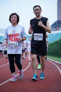 BIB: 7916, 7900
                            <button type="button" onclick="openModal(5935517)" class="btn btn-primary btn-sm float-right btn-popup" data-toggle="modal" data-target=".modal-high-quality">
                        <i class="fas fa-shopping-cart"></i> Add to Cart
                    </button>
                                            <button type="button" onclick="isThisMe(5935517, true)" class="btn btn-success btn-sm float-right btn-popup btn-isme hidden" data-toggle="tooltip" data-placement="bottom" title="นี่คือรูปของคุณใช่ไหม คลิกที่นี่เพื่อเอาเข้าอัลบั้ม">
                        <i class="fas fa-plus"></i> Add to album
                    </button>
                    <button type="button" onclick="isThisMe(5935517, false)" class="btn btn-warning btn-sm float-right btn-popup btn-isnotme hidden">
                        <i class="fas fa-ban"></i> Remove from album
                    </button>