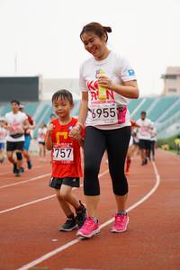 BIB: 2010, 6955, 757
                            <button type="button" onclick="openModal(5941707)" class="btn btn-primary btn-sm float-right btn-popup" data-toggle="modal" data-target=".modal-high-quality">
                        <i class="fas fa-shopping-cart"></i> Add to Cart
                    </button>
                                            <button type="button" onclick="isThisMe(5941707, true)" class="btn btn-success btn-sm float-right btn-popup btn-isme hidden" data-toggle="tooltip" data-placement="bottom" title="นี่คือรูปของคุณใช่ไหม คลิกที่นี่เพื่อเอาเข้าอัลบั้ม">
                        <i class="fas fa-plus"></i> Add to album
                    </button>
                    <button type="button" onclick="isThisMe(5941707, false)" class="btn btn-warning btn-sm float-right btn-popup btn-isnotme hidden">
                        <i class="fas fa-ban"></i> Remove from album
                    </button>