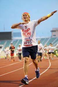 BIB: 2019, 4995
                            <button type="button" onclick="openModal(5934544)" class="btn btn-primary btn-sm float-right btn-popup" data-toggle="modal" data-target=".modal-high-quality">
                        <i class="fas fa-shopping-cart"></i> Add to Cart
                    </button>
                                            <button type="button" onclick="isThisMe(5934544, true)" class="btn btn-success btn-sm float-right btn-popup btn-isme hidden" data-toggle="tooltip" data-placement="bottom" title="นี่คือรูปของคุณใช่ไหม คลิกที่นี่เพื่อเอาเข้าอัลบั้ม">
                        <i class="fas fa-plus"></i> Add to album
                    </button>
                    <button type="button" onclick="isThisMe(5934544, false)" class="btn btn-warning btn-sm float-right btn-popup btn-isnotme hidden">
                        <i class="fas fa-ban"></i> Remove from album
                    </button>