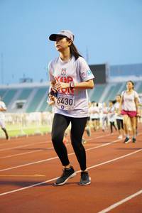 BIB: 6430
                            <button type="button" onclick="openModal(5934291)" class="btn btn-primary btn-sm float-right btn-popup" data-toggle="modal" data-target=".modal-high-quality">
                        <i class="fas fa-shopping-cart"></i> Add to Cart
                    </button>
                                            <button type="button" onclick="isThisMe(5934291, true)" class="btn btn-success btn-sm float-right btn-popup btn-isme hidden" data-toggle="tooltip" data-placement="bottom" title="นี่คือรูปของคุณใช่ไหม คลิกที่นี่เพื่อเอาเข้าอัลบั้ม">
                        <i class="fas fa-plus"></i> Add to album
                    </button>
                    <button type="button" onclick="isThisMe(5934291, false)" class="btn btn-warning btn-sm float-right btn-popup btn-isnotme hidden">
                        <i class="fas fa-ban"></i> Remove from album
                    </button>