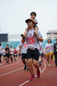 BIB: 7258, 201, 917
                            <button type="button" onclick="openModal(5938130)" class="btn btn-primary btn-sm float-right btn-popup" data-toggle="modal" data-target=".modal-high-quality">
                        <i class="fas fa-shopping-cart"></i> Add to Cart
                    </button>
                                            <button type="button" onclick="isThisMe(5938130, true)" class="btn btn-success btn-sm float-right btn-popup btn-isme hidden" data-toggle="tooltip" data-placement="bottom" title="นี่คือรูปของคุณใช่ไหม คลิกที่นี่เพื่อเอาเข้าอัลบั้ม">
                        <i class="fas fa-plus"></i> Add to album
                    </button>
                    <button type="button" onclick="isThisMe(5938130, false)" class="btn btn-warning btn-sm float-right btn-popup btn-isnotme hidden">
                        <i class="fas fa-ban"></i> Remove from album
                    </button>