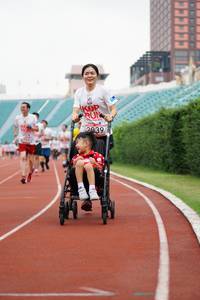 BIB: 2039
                            <button type="button" onclick="openModal(6026912)" class="btn btn-primary btn-sm float-right btn-popup" data-toggle="modal" data-target=".modal-high-quality">
                        <i class="fas fa-shopping-cart"></i> Add to Cart
                    </button>
                                            <button type="button" onclick="isThisMe(6026912, true)" class="btn btn-success btn-sm float-right btn-popup btn-isme hidden" data-toggle="tooltip" data-placement="bottom" title="นี่คือรูปของคุณใช่ไหม คลิกที่นี่เพื่อเอาเข้าอัลบั้ม">
                        <i class="fas fa-plus"></i> Add to album
                    </button>
                    <button type="button" onclick="isThisMe(6026912, false)" class="btn btn-warning btn-sm float-right btn-popup btn-isnotme hidden">
                        <i class="fas fa-ban"></i> Remove from album
                    </button>