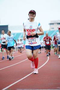 BIB: 4092
                            <button type="button" onclick="openModal(5936531)" class="btn btn-primary btn-sm float-right btn-popup" data-toggle="modal" data-target=".modal-high-quality">
                        <i class="fas fa-shopping-cart"></i> Add to Cart
                    </button>
                                            <button type="button" onclick="isThisMe(5936531, true)" class="btn btn-success btn-sm float-right btn-popup btn-isme hidden" data-toggle="tooltip" data-placement="bottom" title="นี่คือรูปของคุณใช่ไหม คลิกที่นี่เพื่อเอาเข้าอัลบั้ม">
                        <i class="fas fa-plus"></i> Add to album
                    </button>
                    <button type="button" onclick="isThisMe(5936531, false)" class="btn btn-warning btn-sm float-right btn-popup btn-isnotme hidden">
                        <i class="fas fa-ban"></i> Remove from album
                    </button>