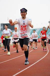 BIB: 2484
                            <button type="button" onclick="openModal(5939165)" class="btn btn-primary btn-sm float-right btn-popup" data-toggle="modal" data-target=".modal-high-quality">
                        <i class="fas fa-shopping-cart"></i> Add to Cart
                    </button>
                                            <button type="button" onclick="isThisMe(5939165, true)" class="btn btn-success btn-sm float-right btn-popup btn-isme hidden" data-toggle="tooltip" data-placement="bottom" title="นี่คือรูปของคุณใช่ไหม คลิกที่นี่เพื่อเอาเข้าอัลบั้ม">
                        <i class="fas fa-plus"></i> Add to album
                    </button>
                    <button type="button" onclick="isThisMe(5939165, false)" class="btn btn-warning btn-sm float-right btn-popup btn-isnotme hidden">
                        <i class="fas fa-ban"></i> Remove from album
                    </button>