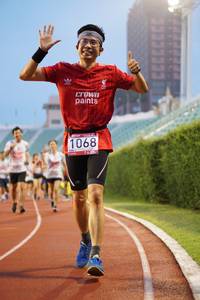 BIB: 1068
                            <button type="button" onclick="openModal(5934474)" class="btn btn-primary btn-sm float-right btn-popup" data-toggle="modal" data-target=".modal-high-quality">
                        <i class="fas fa-shopping-cart"></i> Add to Cart
                    </button>
                                            <button type="button" onclick="isThisMe(5934474, true)" class="btn btn-success btn-sm float-right btn-popup btn-isme hidden" data-toggle="tooltip" data-placement="bottom" title="นี่คือรูปของคุณใช่ไหม คลิกที่นี่เพื่อเอาเข้าอัลบั้ม">
                        <i class="fas fa-plus"></i> Add to album
                    </button>
                    <button type="button" onclick="isThisMe(5934474, false)" class="btn btn-warning btn-sm float-right btn-popup btn-isnotme hidden">
                        <i class="fas fa-ban"></i> Remove from album
                    </button>