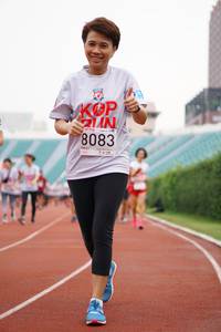 BIB: 8083
                            <button type="button" onclick="openModal(5940185)" class="btn btn-primary btn-sm float-right btn-popup" data-toggle="modal" data-target=".modal-high-quality">
                        <i class="fas fa-shopping-cart"></i> Add to Cart
                    </button>
                                            <button type="button" onclick="isThisMe(5940185, true)" class="btn btn-success btn-sm float-right btn-popup btn-isme hidden" data-toggle="tooltip" data-placement="bottom" title="นี่คือรูปของคุณใช่ไหม คลิกที่นี่เพื่อเอาเข้าอัลบั้ม">
                        <i class="fas fa-plus"></i> Add to album
                    </button>
                    <button type="button" onclick="isThisMe(5940185, false)" class="btn btn-warning btn-sm float-right btn-popup btn-isnotme hidden">
                        <i class="fas fa-ban"></i> Remove from album
                    </button>