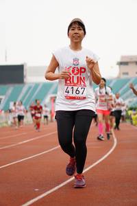 BIB: 4167
                            <button type="button" onclick="openModal(5941398)" class="btn btn-primary btn-sm float-right btn-popup" data-toggle="modal" data-target=".modal-high-quality">
                        <i class="fas fa-shopping-cart"></i> Add to Cart
                    </button>
                                            <button type="button" onclick="isThisMe(5941398, true)" class="btn btn-success btn-sm float-right btn-popup btn-isme hidden" data-toggle="tooltip" data-placement="bottom" title="นี่คือรูปของคุณใช่ไหม คลิกที่นี่เพื่อเอาเข้าอัลบั้ม">
                        <i class="fas fa-plus"></i> Add to album
                    </button>
                    <button type="button" onclick="isThisMe(5941398, false)" class="btn btn-warning btn-sm float-right btn-popup btn-isnotme hidden">
                        <i class="fas fa-ban"></i> Remove from album
                    </button>