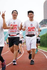 BIB: 3401, 201, 3398
                            <button type="button" onclick="openModal(5940530)" class="btn btn-primary btn-sm float-right btn-popup" data-toggle="modal" data-target=".modal-high-quality">
                        <i class="fas fa-shopping-cart"></i> Add to Cart
                    </button>
                                            <button type="button" onclick="isThisMe(5940530, true)" class="btn btn-success btn-sm float-right btn-popup btn-isme hidden" data-toggle="tooltip" data-placement="bottom" title="นี่คือรูปของคุณใช่ไหม คลิกที่นี่เพื่อเอาเข้าอัลบั้ม">
                        <i class="fas fa-plus"></i> Add to album
                    </button>
                    <button type="button" onclick="isThisMe(5940530, false)" class="btn btn-warning btn-sm float-right btn-popup btn-isnotme hidden">
                        <i class="fas fa-ban"></i> Remove from album
                    </button>