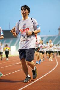 BIB: 7416, 
                            <button type="button" onclick="openModal(5934122)" class="btn btn-primary btn-sm float-right btn-popup" data-toggle="modal" data-target=".modal-high-quality">
                        <i class="fas fa-shopping-cart"></i> Add to Cart
                    </button>
                                            <button type="button" onclick="isThisMe(5934122, true)" class="btn btn-success btn-sm float-right btn-popup btn-isme hidden" data-toggle="tooltip" data-placement="bottom" title="นี่คือรูปของคุณใช่ไหม คลิกที่นี่เพื่อเอาเข้าอัลบั้ม">
                        <i class="fas fa-plus"></i> Add to album
                    </button>
                    <button type="button" onclick="isThisMe(5934122, false)" class="btn btn-warning btn-sm float-right btn-popup btn-isnotme hidden">
                        <i class="fas fa-ban"></i> Remove from album
                    </button>