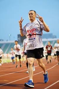 BIB: 8682
                            <button type="button" onclick="openModal(5934374)" class="btn btn-primary btn-sm float-right btn-popup" data-toggle="modal" data-target=".modal-high-quality">
                        <i class="fas fa-shopping-cart"></i> Add to Cart
                    </button>
                                            <button type="button" onclick="isThisMe(5934374, true)" class="btn btn-success btn-sm float-right btn-popup btn-isme hidden" data-toggle="tooltip" data-placement="bottom" title="นี่คือรูปของคุณใช่ไหม คลิกที่นี่เพื่อเอาเข้าอัลบั้ม">
                        <i class="fas fa-plus"></i> Add to album
                    </button>
                    <button type="button" onclick="isThisMe(5934374, false)" class="btn btn-warning btn-sm float-right btn-popup btn-isnotme hidden">
                        <i class="fas fa-ban"></i> Remove from album
                    </button>