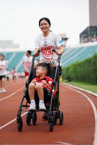 BIB: 201
                            <button type="button" onclick="openModal(6026915)" class="btn btn-primary btn-sm float-right btn-popup" data-toggle="modal" data-target=".modal-high-quality">
                        <i class="fas fa-shopping-cart"></i> Add to Cart
                    </button>
                                            <button type="button" onclick="isThisMe(6026915, true)" class="btn btn-success btn-sm float-right btn-popup btn-isme hidden" data-toggle="tooltip" data-placement="bottom" title="นี่คือรูปของคุณใช่ไหม คลิกที่นี่เพื่อเอาเข้าอัลบั้ม">
                        <i class="fas fa-plus"></i> Add to album
                    </button>
                    <button type="button" onclick="isThisMe(6026915, false)" class="btn btn-warning btn-sm float-right btn-popup btn-isnotme hidden">
                        <i class="fas fa-ban"></i> Remove from album
                    </button>