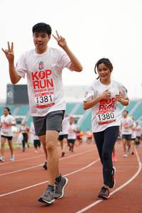 BIB: 2019, 1381, 1380
                            <button type="button" onclick="openModal(6021916)" class="btn btn-primary btn-sm float-right btn-popup" data-toggle="modal" data-target=".modal-high-quality">
                        <i class="fas fa-shopping-cart"></i> Add to Cart
                    </button>
                                            <button type="button" onclick="isThisMe(6021916, true)" class="btn btn-success btn-sm float-right btn-popup btn-isme hidden" data-toggle="tooltip" data-placement="bottom" title="นี่คือรูปของคุณใช่ไหม คลิกที่นี่เพื่อเอาเข้าอัลบั้ม">
                        <i class="fas fa-plus"></i> Add to album
                    </button>
                    <button type="button" onclick="isThisMe(6021916, false)" class="btn btn-warning btn-sm float-right btn-popup btn-isnotme hidden">
                        <i class="fas fa-ban"></i> Remove from album
                    </button>