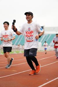 BIB: 2163, 2009
                            <button type="button" onclick="openModal(6026901)" class="btn btn-primary btn-sm float-right btn-popup" data-toggle="modal" data-target=".modal-high-quality">
                        <i class="fas fa-shopping-cart"></i> Add to Cart
                    </button>
                                            <button type="button" onclick="isThisMe(6026901, true)" class="btn btn-success btn-sm float-right btn-popup btn-isme hidden" data-toggle="tooltip" data-placement="bottom" title="นี่คือรูปของคุณใช่ไหม คลิกที่นี่เพื่อเอาเข้าอัลบั้ม">
                        <i class="fas fa-plus"></i> Add to album
                    </button>
                    <button type="button" onclick="isThisMe(6026901, false)" class="btn btn-warning btn-sm float-right btn-popup btn-isnotme hidden">
                        <i class="fas fa-ban"></i> Remove from album
                    </button>