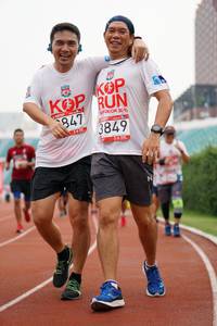 BIB: 201, 847, 3849
                            <button type="button" onclick="openModal(5941581)" class="btn btn-primary btn-sm float-right btn-popup" data-toggle="modal" data-target=".modal-high-quality">
                        <i class="fas fa-shopping-cart"></i> Add to Cart
                    </button>
                                            <button type="button" onclick="isThisMe(5941581, true)" class="btn btn-success btn-sm float-right btn-popup btn-isme hidden" data-toggle="tooltip" data-placement="bottom" title="นี่คือรูปของคุณใช่ไหม คลิกที่นี่เพื่อเอาเข้าอัลบั้ม">
                        <i class="fas fa-plus"></i> Add to album
                    </button>
                    <button type="button" onclick="isThisMe(5941581, false)" class="btn btn-warning btn-sm float-right btn-popup btn-isnotme hidden">
                        <i class="fas fa-ban"></i> Remove from album
                    </button>