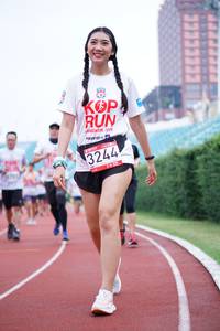 BIB: 209, 3244
                            <button type="button" onclick="openModal(5936943)" class="btn btn-primary btn-sm float-right btn-popup" data-toggle="modal" data-target=".modal-high-quality">
                        <i class="fas fa-shopping-cart"></i> Add to Cart
                    </button>
                                            <button type="button" onclick="isThisMe(5936943, true)" class="btn btn-success btn-sm float-right btn-popup btn-isme hidden" data-toggle="tooltip" data-placement="bottom" title="นี่คือรูปของคุณใช่ไหม คลิกที่นี่เพื่อเอาเข้าอัลบั้ม">
                        <i class="fas fa-plus"></i> Add to album
                    </button>
                    <button type="button" onclick="isThisMe(5936943, false)" class="btn btn-warning btn-sm float-right btn-popup btn-isnotme hidden">
                        <i class="fas fa-ban"></i> Remove from album
                    </button>