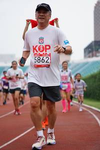 BIB: 5862
                            <button type="button" onclick="openModal(5938271)" class="btn btn-primary btn-sm float-right btn-popup" data-toggle="modal" data-target=".modal-high-quality">
                        <i class="fas fa-shopping-cart"></i> Add to Cart
                    </button>
                                            <button type="button" onclick="isThisMe(5938271, true)" class="btn btn-success btn-sm float-right btn-popup btn-isme hidden" data-toggle="tooltip" data-placement="bottom" title="นี่คือรูปของคุณใช่ไหม คลิกที่นี่เพื่อเอาเข้าอัลบั้ม">
                        <i class="fas fa-plus"></i> Add to album
                    </button>
                    <button type="button" onclick="isThisMe(5938271, false)" class="btn btn-warning btn-sm float-right btn-popup btn-isnotme hidden">
                        <i class="fas fa-ban"></i> Remove from album
                    </button>