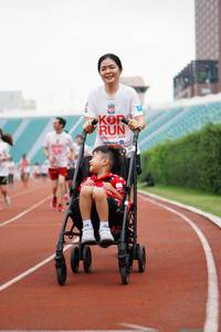 BIB: 201
                            <button type="button" onclick="openModal(6026916)" class="btn btn-primary btn-sm float-right btn-popup" data-toggle="modal" data-target=".modal-high-quality">
                        <i class="fas fa-shopping-cart"></i> Add to Cart
                    </button>
                                            <button type="button" onclick="isThisMe(6026916, true)" class="btn btn-success btn-sm float-right btn-popup btn-isme hidden" data-toggle="tooltip" data-placement="bottom" title="นี่คือรูปของคุณใช่ไหม คลิกที่นี่เพื่อเอาเข้าอัลบั้ม">
                        <i class="fas fa-plus"></i> Add to album
                    </button>
                    <button type="button" onclick="isThisMe(6026916, false)" class="btn btn-warning btn-sm float-right btn-popup btn-isnotme hidden">
                        <i class="fas fa-ban"></i> Remove from album
                    </button>