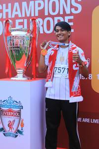 BIB: 7571, 1892
                            <button type="button" onclick="openModal(5887964)" class="btn btn-primary btn-sm float-right btn-popup" data-toggle="modal" data-target=".modal-high-quality">
                        <i class="fas fa-shopping-cart"></i> Add to Cart
                    </button>
                                            <button type="button" onclick="isThisMe(5887964, true)" class="btn btn-success btn-sm float-right btn-popup btn-isme hidden" data-toggle="tooltip" data-placement="bottom" title="นี่คือรูปของคุณใช่ไหม คลิกที่นี่เพื่อเอาเข้าอัลบั้ม">
                        <i class="fas fa-plus"></i> Add to album
                    </button>
                    <button type="button" onclick="isThisMe(5887964, false)" class="btn btn-warning btn-sm float-right btn-popup btn-isnotme hidden">
                        <i class="fas fa-ban"></i> Remove from album
                    </button>