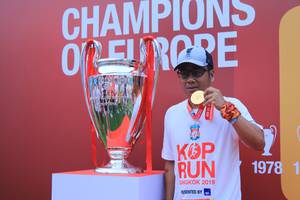 BIB: 1978, 2019
                            <button type="button" onclick="openModal(5886937)" class="btn btn-primary btn-sm float-right btn-popup" data-toggle="modal" data-target=".modal-high-quality">
                        <i class="fas fa-shopping-cart"></i> Add to Cart
                    </button>
                                            <button type="button" onclick="isThisMe(5886937, true)" class="btn btn-success btn-sm float-right btn-popup btn-isme hidden" data-toggle="tooltip" data-placement="bottom" title="นี่คือรูปของคุณใช่ไหม คลิกที่นี่เพื่อเอาเข้าอัลบั้ม">
                        <i class="fas fa-plus"></i> Add to album
                    </button>
                    <button type="button" onclick="isThisMe(5886937, false)" class="btn btn-warning btn-sm float-right btn-popup btn-isnotme hidden">
                        <i class="fas fa-ban"></i> Remove from album
                    </button>