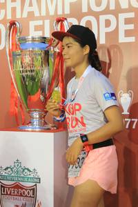 BIB: 733
                            <button type="button" onclick="openModal(5880645)" class="btn btn-primary btn-sm float-right btn-popup" data-toggle="modal" data-target=".modal-high-quality">
                        <i class="fas fa-shopping-cart"></i> Add to Cart
                    </button>
                                            <button type="button" onclick="isThisMe(5880645, true)" class="btn btn-success btn-sm float-right btn-popup btn-isme hidden" data-toggle="tooltip" data-placement="bottom" title="นี่คือรูปของคุณใช่ไหม คลิกที่นี่เพื่อเอาเข้าอัลบั้ม">
                        <i class="fas fa-plus"></i> Add to album
                    </button>
                    <button type="button" onclick="isThisMe(5880645, false)" class="btn btn-warning btn-sm float-right btn-popup btn-isnotme hidden">
                        <i class="fas fa-ban"></i> Remove from album
                    </button>