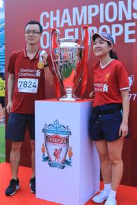 BIB: 7824, 1892
                            <button type="button" onclick="openModal(5886596)" class="btn btn-primary btn-sm float-right btn-popup" data-toggle="modal" data-target=".modal-high-quality">
                        <i class="fas fa-shopping-cart"></i> Add to Cart
                    </button>
                                            <button type="button" onclick="isThisMe(5886596, true)" class="btn btn-success btn-sm float-right btn-popup btn-isme hidden" data-toggle="tooltip" data-placement="bottom" title="นี่คือรูปของคุณใช่ไหม คลิกที่นี่เพื่อเอาเข้าอัลบั้ม">
                        <i class="fas fa-plus"></i> Add to album
                    </button>
                    <button type="button" onclick="isThisMe(5886596, false)" class="btn btn-warning btn-sm float-right btn-popup btn-isnotme hidden">
                        <i class="fas fa-ban"></i> Remove from album
                    </button>