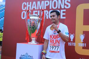 BIB: 1977, 1978, 1981, 
                            <button type="button" onclick="openModal(5886379)" class="btn btn-primary btn-sm float-right btn-popup" data-toggle="modal" data-target=".modal-high-quality">
                        <i class="fas fa-shopping-cart"></i> Add to Cart
                    </button>
                                            <button type="button" onclick="isThisMe(5886379, true)" class="btn btn-success btn-sm float-right btn-popup btn-isme hidden" data-toggle="tooltip" data-placement="bottom" title="นี่คือรูปของคุณใช่ไหม คลิกที่นี่เพื่อเอาเข้าอัลบั้ม">
                        <i class="fas fa-plus"></i> Add to album
                    </button>
                    <button type="button" onclick="isThisMe(5886379, false)" class="btn btn-warning btn-sm float-right btn-popup btn-isnotme hidden">
                        <i class="fas fa-ban"></i> Remove from album
                    </button>