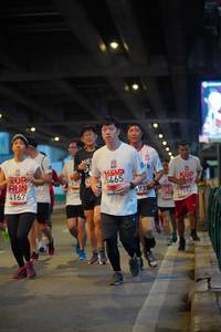 BIB: 4167, 5465, 2221
                            <button type="button" onclick="openModal(5896240)" class="btn btn-primary btn-sm float-right btn-popup" data-toggle="modal" data-target=".modal-high-quality">
                        <i class="fas fa-shopping-cart"></i> Add to Cart
                    </button>
                                            <button type="button" onclick="isThisMe(5896240, true)" class="btn btn-success btn-sm float-right btn-popup btn-isme hidden" data-toggle="tooltip" data-placement="bottom" title="นี่คือรูปของคุณใช่ไหม คลิกที่นี่เพื่อเอาเข้าอัลบั้ม">
                        <i class="fas fa-plus"></i> Add to album
                    </button>
                    <button type="button" onclick="isThisMe(5896240, false)" class="btn btn-warning btn-sm float-right btn-popup btn-isnotme hidden">
                        <i class="fas fa-ban"></i> Remove from album
                    </button>