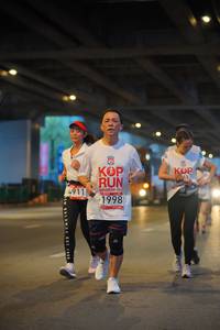 BIB: 4911, 1998
                            <button type="button" onclick="openModal(5893938)" class="btn btn-primary btn-sm float-right btn-popup" data-toggle="modal" data-target=".modal-high-quality">
                        <i class="fas fa-shopping-cart"></i> Add to Cart
                    </button>
                                            <button type="button" onclick="isThisMe(5893938, true)" class="btn btn-success btn-sm float-right btn-popup btn-isme hidden" data-toggle="tooltip" data-placement="bottom" title="นี่คือรูปของคุณใช่ไหม คลิกที่นี่เพื่อเอาเข้าอัลบั้ม">
                        <i class="fas fa-plus"></i> Add to album
                    </button>
                    <button type="button" onclick="isThisMe(5893938, false)" class="btn btn-warning btn-sm float-right btn-popup btn-isnotme hidden">
                        <i class="fas fa-ban"></i> Remove from album
                    </button>