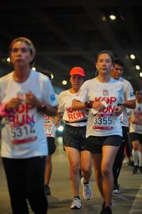 BIB: 5312, 3355
                            <button type="button" onclick="openModal(5894509)" class="btn btn-primary btn-sm float-right btn-popup" data-toggle="modal" data-target=".modal-high-quality">
                        <i class="fas fa-shopping-cart"></i> Add to Cart
                    </button>
                                            <button type="button" onclick="isThisMe(5894509, true)" class="btn btn-success btn-sm float-right btn-popup btn-isme hidden" data-toggle="tooltip" data-placement="bottom" title="นี่คือรูปของคุณใช่ไหม คลิกที่นี่เพื่อเอาเข้าอัลบั้ม">
                        <i class="fas fa-plus"></i> Add to album
                    </button>
                    <button type="button" onclick="isThisMe(5894509, false)" class="btn btn-warning btn-sm float-right btn-popup btn-isnotme hidden">
                        <i class="fas fa-ban"></i> Remove from album
                    </button>