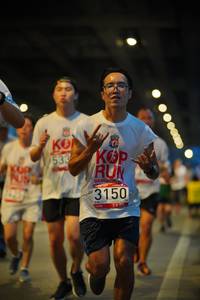 BIB: 533, 3150
                            <button type="button" onclick="openModal(5933975)" class="btn btn-primary btn-sm float-right btn-popup" data-toggle="modal" data-target=".modal-high-quality">
                        <i class="fas fa-shopping-cart"></i> Add to Cart
                    </button>
                                            <button type="button" onclick="isThisMe(5933975, true)" class="btn btn-success btn-sm float-right btn-popup btn-isme hidden" data-toggle="tooltip" data-placement="bottom" title="นี่คือรูปของคุณใช่ไหม คลิกที่นี่เพื่อเอาเข้าอัลบั้ม">
                        <i class="fas fa-plus"></i> Add to album
                    </button>
                    <button type="button" onclick="isThisMe(5933975, false)" class="btn btn-warning btn-sm float-right btn-popup btn-isnotme hidden">
                        <i class="fas fa-ban"></i> Remove from album
                    </button>