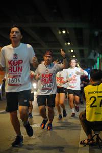 BIB: 3948, 1606, 15534311
                            <button type="button" onclick="openModal(5912821)" class="btn btn-primary btn-sm float-right btn-popup" data-toggle="modal" data-target=".modal-high-quality">
                        <i class="fas fa-shopping-cart"></i> Add to Cart
                    </button>
                                            <button type="button" onclick="isThisMe(5912821, true)" class="btn btn-success btn-sm float-right btn-popup btn-isme hidden" data-toggle="tooltip" data-placement="bottom" title="นี่คือรูปของคุณใช่ไหม คลิกที่นี่เพื่อเอาเข้าอัลบั้ม">
                        <i class="fas fa-plus"></i> Add to album
                    </button>
                    <button type="button" onclick="isThisMe(5912821, false)" class="btn btn-warning btn-sm float-right btn-popup btn-isnotme hidden">
                        <i class="fas fa-ban"></i> Remove from album
                    </button>