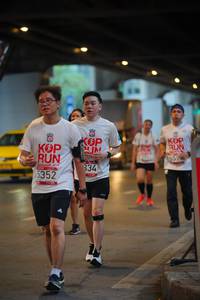 BIB: 559, 334, 5352
                            <button type="button" onclick="openModal(5876323)" class="btn btn-primary btn-sm float-right btn-popup" data-toggle="modal" data-target=".modal-high-quality">
                        <i class="fas fa-shopping-cart"></i> Add to Cart
                    </button>
                                            <button type="button" onclick="isThisMe(5876323, true)" class="btn btn-success btn-sm float-right btn-popup btn-isme hidden" data-toggle="tooltip" data-placement="bottom" title="นี่คือรูปของคุณใช่ไหม คลิกที่นี่เพื่อเอาเข้าอัลบั้ม">
                        <i class="fas fa-plus"></i> Add to album
                    </button>
                    <button type="button" onclick="isThisMe(5876323, false)" class="btn btn-warning btn-sm float-right btn-popup btn-isnotme hidden">
                        <i class="fas fa-ban"></i> Remove from album
                    </button>