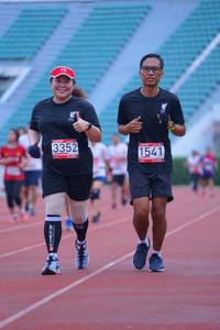 BIB: 3352, 1541
                            <button type="button" onclick="openModal(5965357)" class="btn btn-primary btn-sm float-right btn-popup" data-toggle="modal" data-target=".modal-high-quality">
                        <i class="fas fa-shopping-cart"></i> Add to Cart
                    </button>
                                            <button type="button" onclick="isThisMe(5965357, true)" class="btn btn-success btn-sm float-right btn-popup btn-isme hidden" data-toggle="tooltip" data-placement="bottom" title="นี่คือรูปของคุณใช่ไหม คลิกที่นี่เพื่อเอาเข้าอัลบั้ม">
                        <i class="fas fa-plus"></i> Add to album
                    </button>
                    <button type="button" onclick="isThisMe(5965357, false)" class="btn btn-warning btn-sm float-right btn-popup btn-isnotme hidden">
                        <i class="fas fa-ban"></i> Remove from album
                    </button>