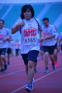 BIB: 6165
                            <button type="button" onclick="openModal(5953727)" class="btn btn-primary btn-sm float-right btn-popup" data-toggle="modal" data-target=".modal-high-quality">
                        <i class="fas fa-shopping-cart"></i> Add to Cart
                    </button>
                                            <button type="button" onclick="isThisMe(5953727, true)" class="btn btn-success btn-sm float-right btn-popup btn-isme hidden" data-toggle="tooltip" data-placement="bottom" title="นี่คือรูปของคุณใช่ไหม คลิกที่นี่เพื่อเอาเข้าอัลบั้ม">
                        <i class="fas fa-plus"></i> Add to album
                    </button>
                    <button type="button" onclick="isThisMe(5953727, false)" class="btn btn-warning btn-sm float-right btn-popup btn-isnotme hidden">
                        <i class="fas fa-ban"></i> Remove from album
                    </button>