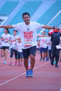 BIB: 4262
                            <button type="button" onclick="openModal(5960441)" class="btn btn-primary btn-sm float-right btn-popup" data-toggle="modal" data-target=".modal-high-quality">
                        <i class="fas fa-shopping-cart"></i> Add to Cart
                    </button>
                                            <button type="button" onclick="isThisMe(5960441, true)" class="btn btn-success btn-sm float-right btn-popup btn-isme hidden" data-toggle="tooltip" data-placement="bottom" title="นี่คือรูปของคุณใช่ไหม คลิกที่นี่เพื่อเอาเข้าอัลบั้ม">
                        <i class="fas fa-plus"></i> Add to album
                    </button>
                    <button type="button" onclick="isThisMe(5960441, false)" class="btn btn-warning btn-sm float-right btn-popup btn-isnotme hidden">
                        <i class="fas fa-ban"></i> Remove from album
                    </button>