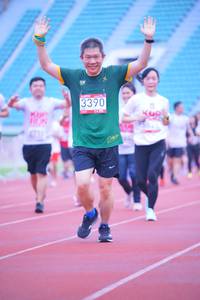 BIB: 3390, 95828
                            <button type="button" onclick="openModal(5957588)" class="btn btn-primary btn-sm float-right btn-popup" data-toggle="modal" data-target=".modal-high-quality">
                        <i class="fas fa-shopping-cart"></i> Add to Cart
                    </button>
                                            <button type="button" onclick="isThisMe(5957588, true)" class="btn btn-success btn-sm float-right btn-popup btn-isme hidden" data-toggle="tooltip" data-placement="bottom" title="นี่คือรูปของคุณใช่ไหม คลิกที่นี่เพื่อเอาเข้าอัลบั้ม">
                        <i class="fas fa-plus"></i> Add to album
                    </button>
                    <button type="button" onclick="isThisMe(5957588, false)" class="btn btn-warning btn-sm float-right btn-popup btn-isnotme hidden">
                        <i class="fas fa-ban"></i> Remove from album
                    </button>