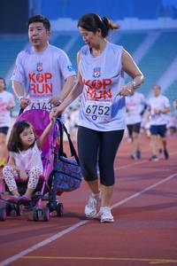 BIB: 201, 6143, 6752
                            <button type="button" onclick="openModal(5951650)" class="btn btn-primary btn-sm float-right btn-popup" data-toggle="modal" data-target=".modal-high-quality">
                        <i class="fas fa-shopping-cart"></i> Add to Cart
                    </button>
                                            <button type="button" onclick="isThisMe(5951650, true)" class="btn btn-success btn-sm float-right btn-popup btn-isme hidden" data-toggle="tooltip" data-placement="bottom" title="นี่คือรูปของคุณใช่ไหม คลิกที่นี่เพื่อเอาเข้าอัลบั้ม">
                        <i class="fas fa-plus"></i> Add to album
                    </button>
                    <button type="button" onclick="isThisMe(5951650, false)" class="btn btn-warning btn-sm float-right btn-popup btn-isnotme hidden">
                        <i class="fas fa-ban"></i> Remove from album
                    </button>