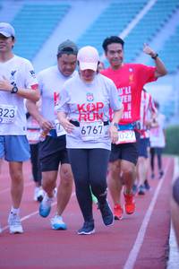 BIB: 323, 6767, 027
                            <button type="button" onclick="openModal(5955784)" class="btn btn-primary btn-sm float-right btn-popup" data-toggle="modal" data-target=".modal-high-quality">
                        <i class="fas fa-shopping-cart"></i> Add to Cart
                    </button>
                                            <button type="button" onclick="isThisMe(5955784, true)" class="btn btn-success btn-sm float-right btn-popup btn-isme hidden" data-toggle="tooltip" data-placement="bottom" title="นี่คือรูปของคุณใช่ไหม คลิกที่นี่เพื่อเอาเข้าอัลบั้ม">
                        <i class="fas fa-plus"></i> Add to album
                    </button>
                    <button type="button" onclick="isThisMe(5955784, false)" class="btn btn-warning btn-sm float-right btn-popup btn-isnotme hidden">
                        <i class="fas fa-ban"></i> Remove from album
                    </button>