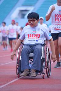 BIB: 563, 2019
                            <button type="button" onclick="openModal(5963856)" class="btn btn-primary btn-sm float-right btn-popup" data-toggle="modal" data-target=".modal-high-quality">
                        <i class="fas fa-shopping-cart"></i> Add to Cart
                    </button>
                                            <button type="button" onclick="isThisMe(5963856, true)" class="btn btn-success btn-sm float-right btn-popup btn-isme hidden" data-toggle="tooltip" data-placement="bottom" title="นี่คือรูปของคุณใช่ไหม คลิกที่นี่เพื่อเอาเข้าอัลบั้ม">
                        <i class="fas fa-plus"></i> Add to album
                    </button>
                    <button type="button" onclick="isThisMe(5963856, false)" class="btn btn-warning btn-sm float-right btn-popup btn-isnotme hidden">
                        <i class="fas fa-ban"></i> Remove from album
                    </button>